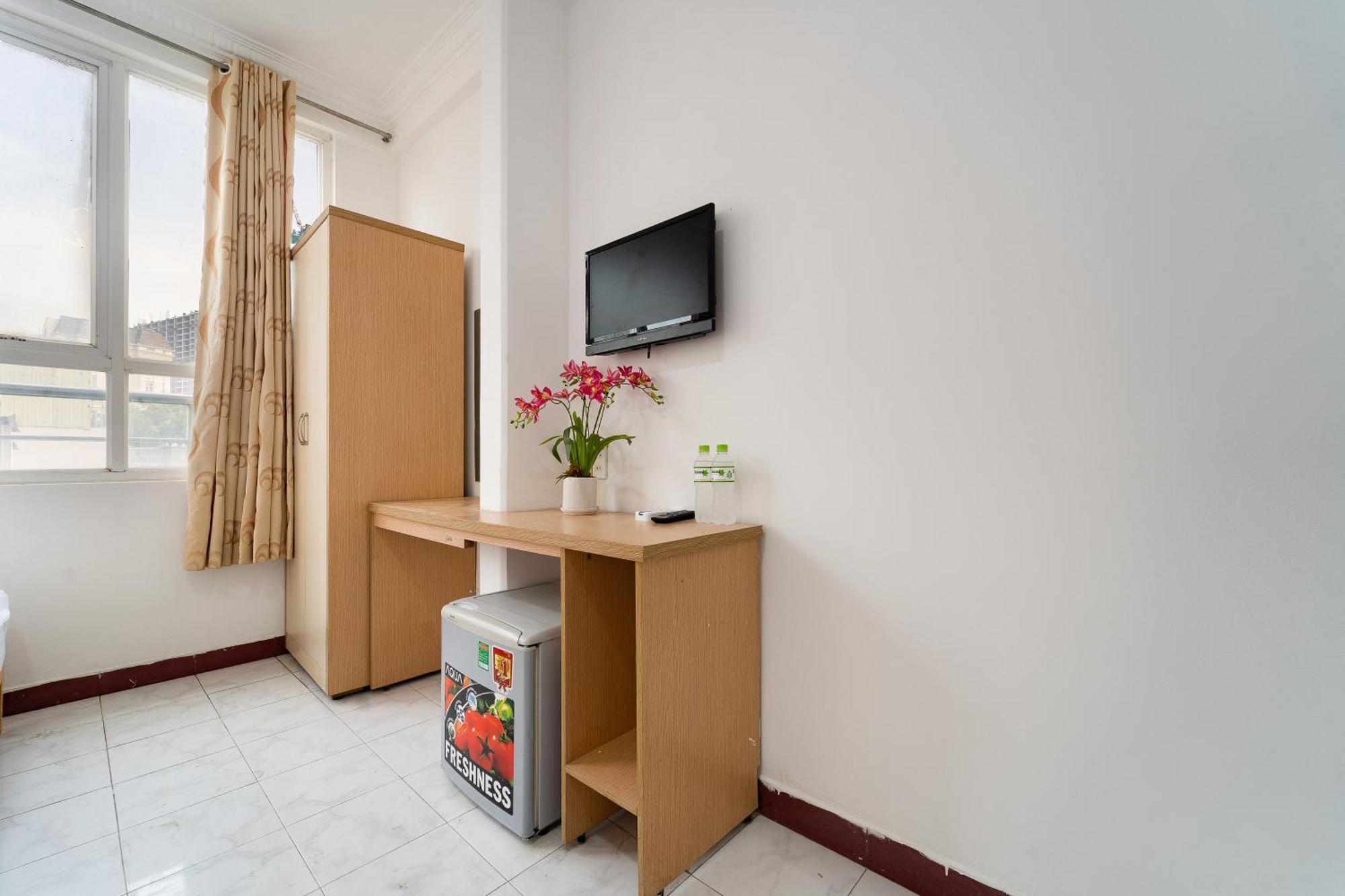 Khách sạn Collection O Madam Cuc Bui Vien Hotel. 3*