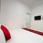 Collection O Madam Cuc Bui Vien Hotel.
