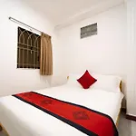 Collection O Madam Cuc Bui Vien Hotel.